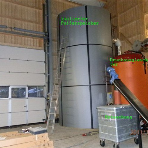 Heizwerk Weitnau – Innenraum mit Verrohrung