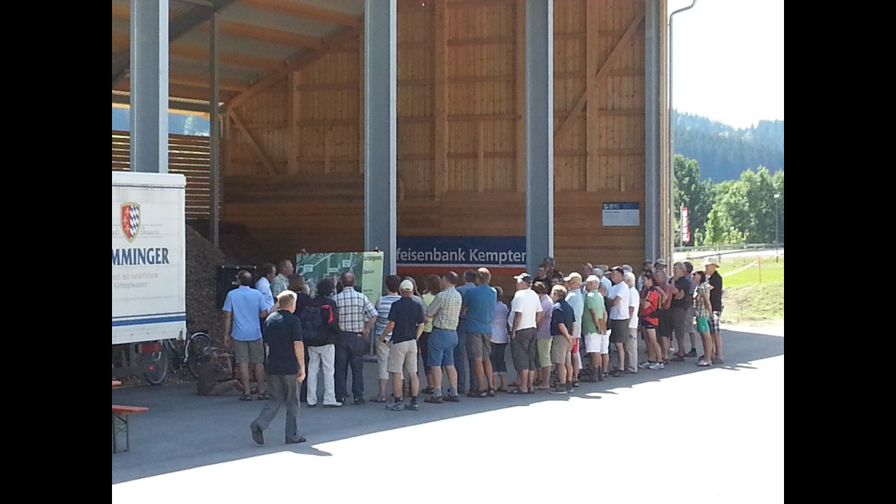 Interessierte Besucher beim Heizwerk-Event 2012