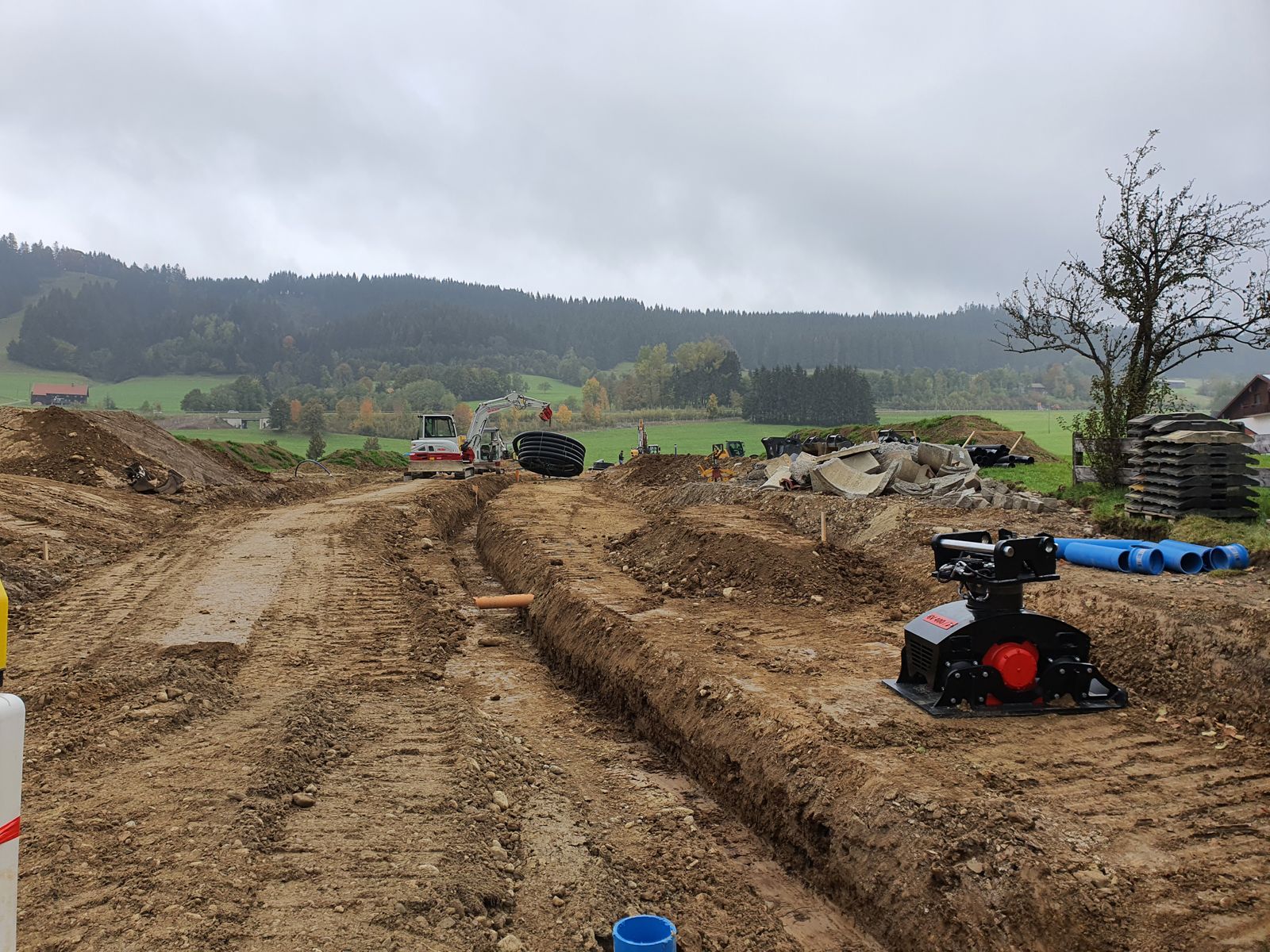 Leitungsbau 2020–21 im Bereich Bei den Eschen